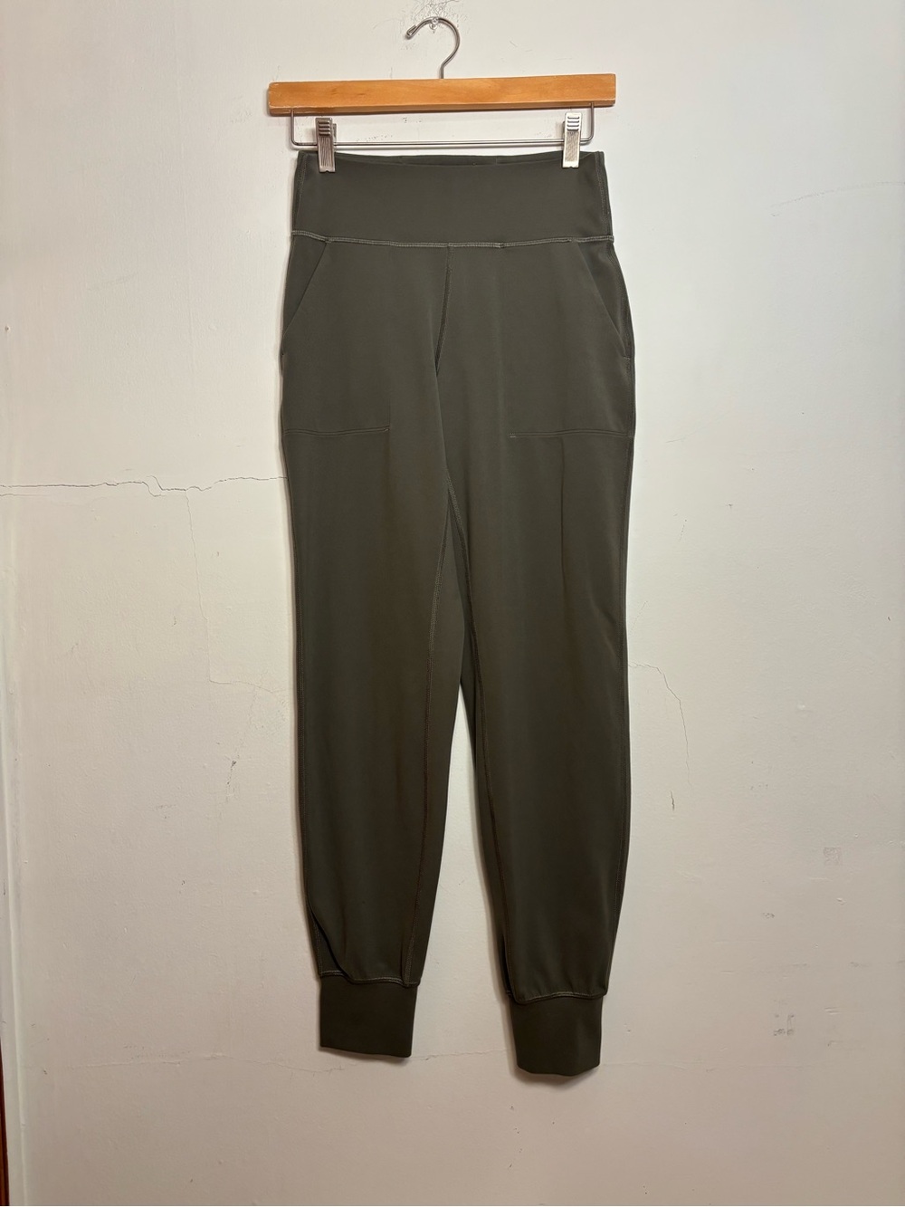 lululemon athletica Olive Green High-Rise Jogger Pants with pockets